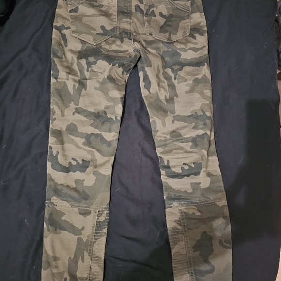 Recruit brand Camouflage jeans - Picture 3 of 3